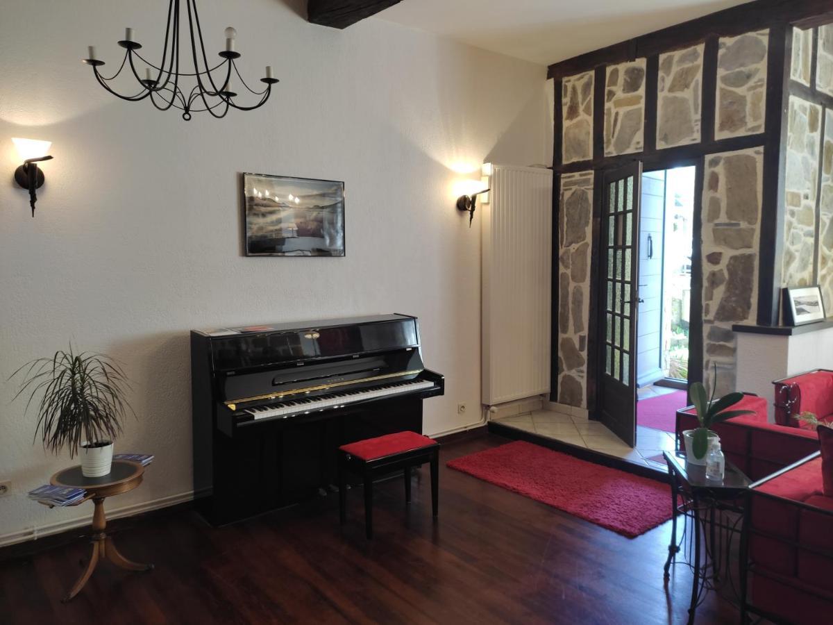 B&B Amphitryon Oloron-Sainte-Marie Buitenkant foto